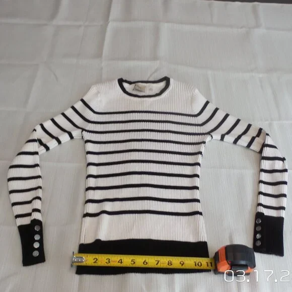 ELIE TAHARI Women's Sweater White w/Black Stripes Size Medium Like NEW - Picture 4 of 9